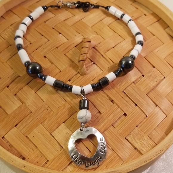 Bohemian style LIVE LAUGH LOVE ankle bracelet - Picture 2 of 6